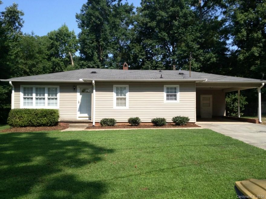 Nice and clean 3 bedroom rental in quite neighborhood