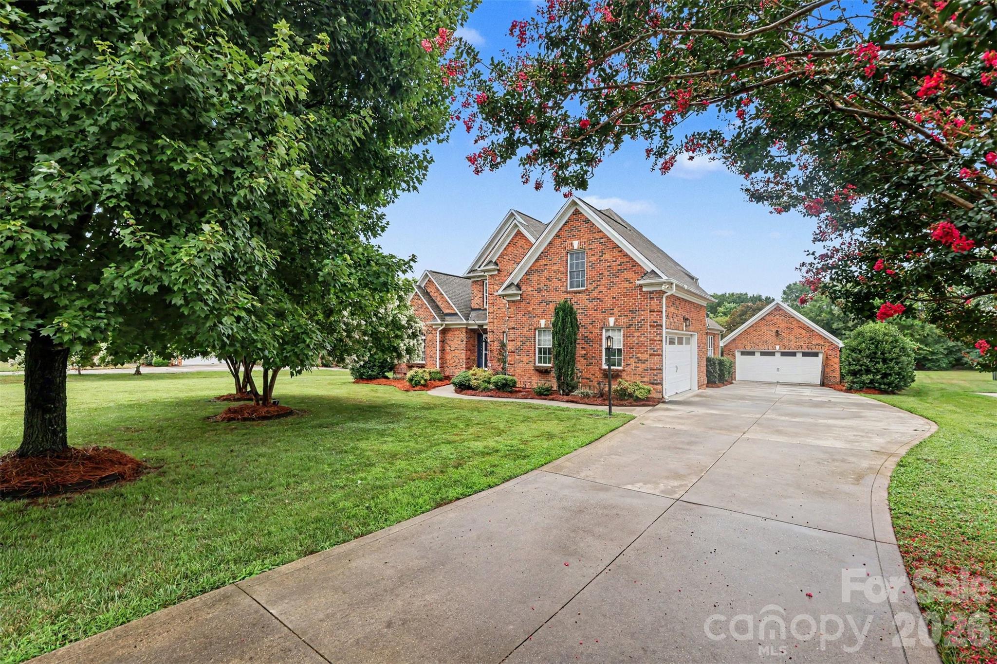 1004 Creekwalk Drive