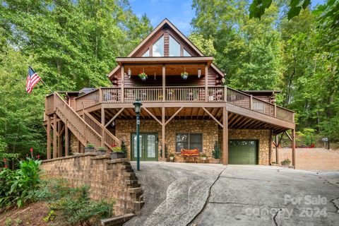 Single Family Residence in Lake Lure NC 158 Raven Boulevard.jpg