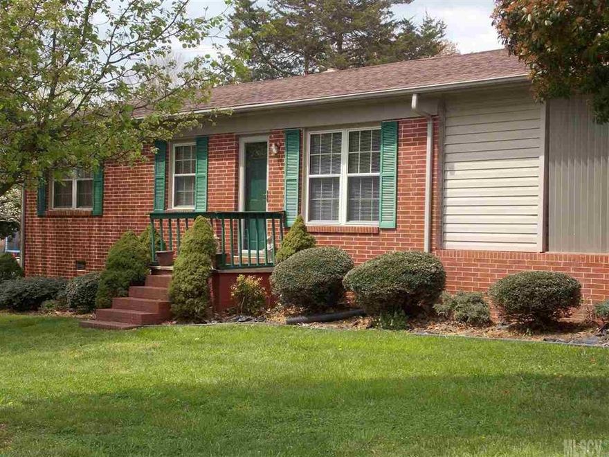 READY TO MOVE IN.. This 3 bedroom 2 bath home has a fresh coat of paint through out the home, new flooring in the kitchen,  has hardwood floors in the living room, bedrooms, and hallway,  tile in baths, one bath features a jetted tub for relaxing , the other bath has a granite counter top vanity , also an above ground pool with wrap around deck  great for summer time fun, Priced to sell! Call for your showing today!