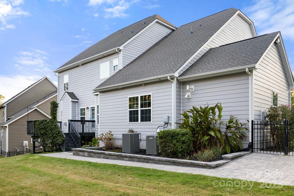 Southern Trace - Residential