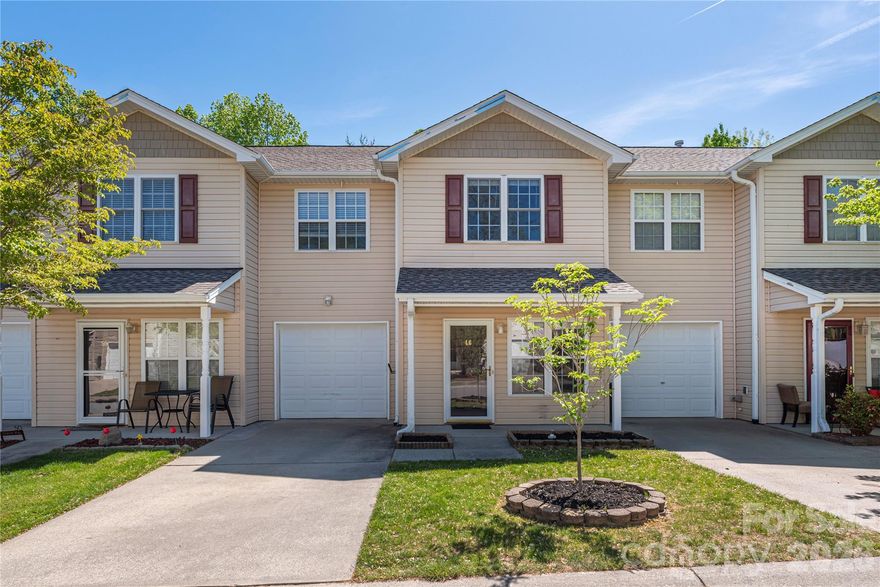 Convenience meets comfort and move-in ready! This 3-bedroom, 2.5 bath condo is located just minutes from shopping, restaurants, and the airport. New carpet and freshly painted, 46 Chesire has a cozy gas fireplace and a 1-car garage on the main level.
Come see this TODAY!