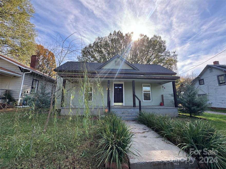 Calling all Investors, Rehab, & DIY Enthusiasts! Welcome to this charming craftsman style home located right outside of the Historic District and just a few blocks from all the restaurants, local shops, & community events that downtown Statesville has to offer. Inside, you will find 3 spacious bedrooms, a bathroom on each level, and an additional office on the main floor that can easily be converted into a 4th bedroom, providing flexibility for your needs. Just shy of 2000sf, this home sits on a flat .24AC lot, fully fenced in with a low maintenace landscaping and mature trees. Perfect for outdoor entertaining, gardening, or providing a safe play area for pets. Ideal for a rental/flip investment or an avid rehabber.