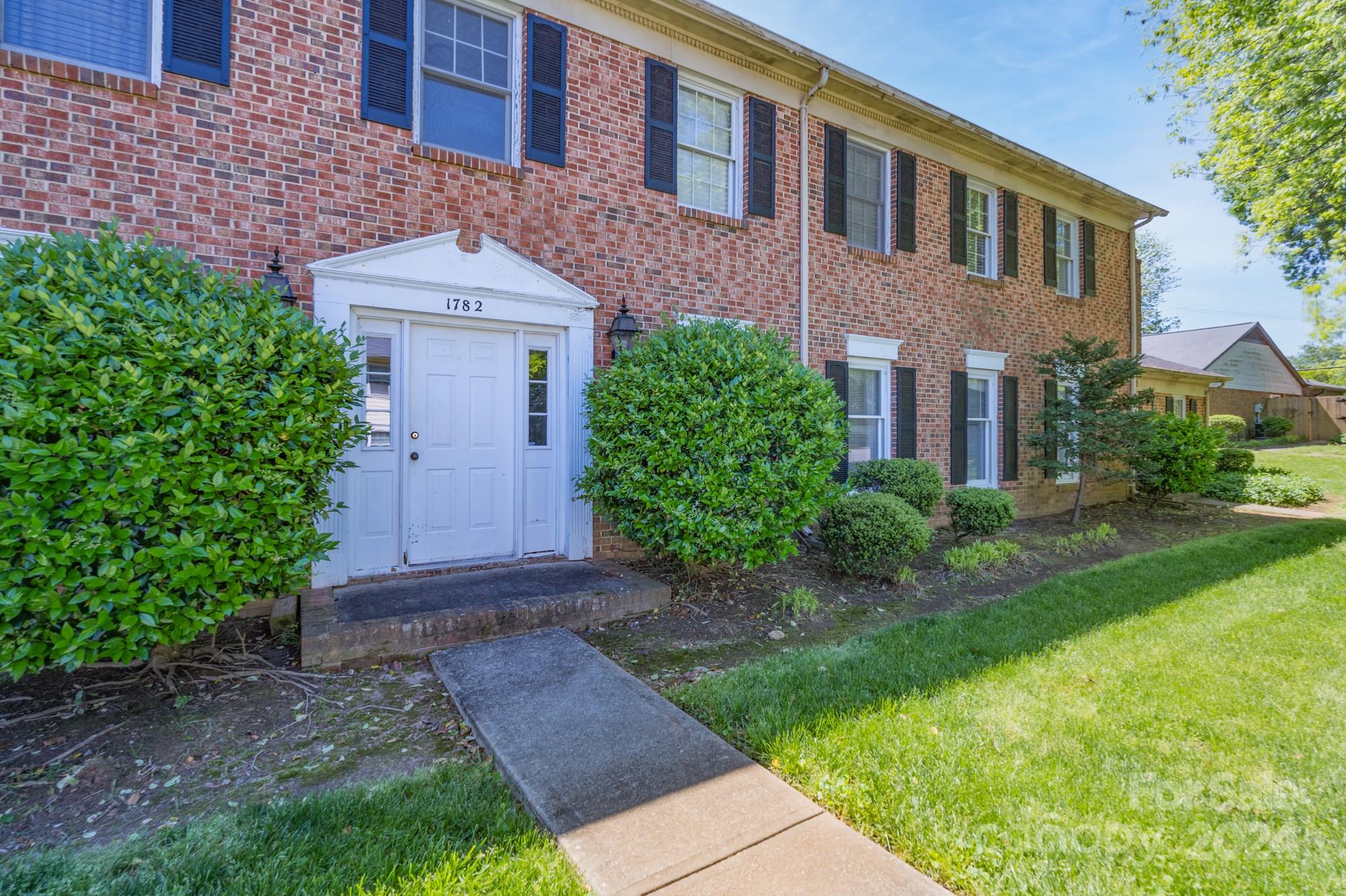 Tall Oaks - Residential