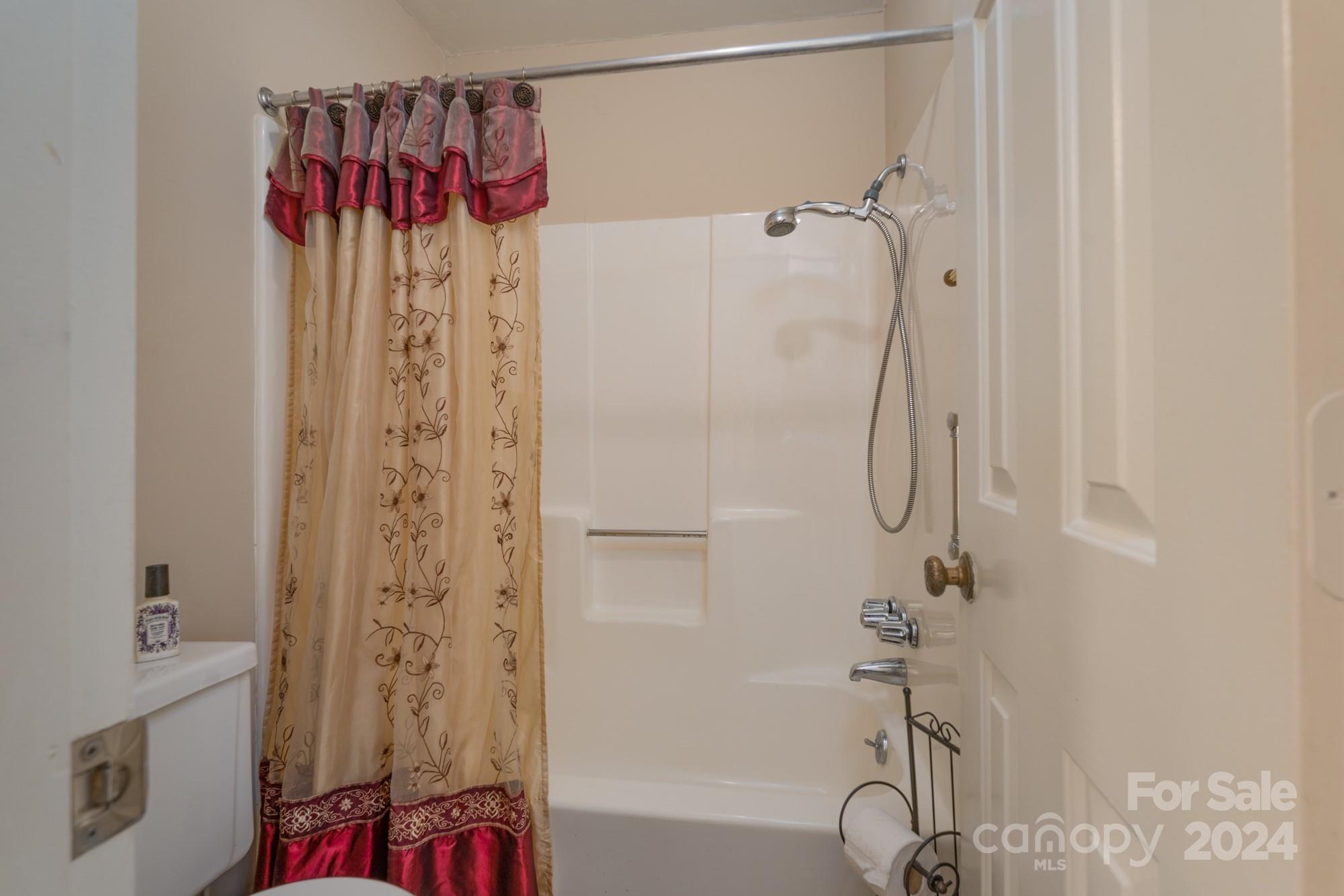 Tall Oaks - Residential