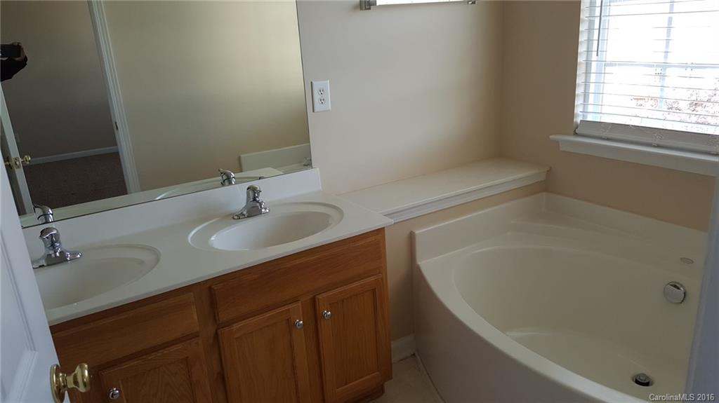 Oakhurst - Residential Lease