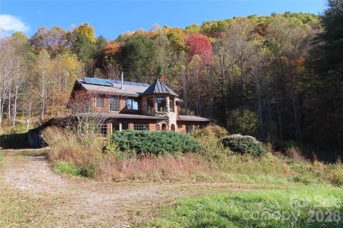 Photo of 1422 Middle Fork Road, Hendersonville, NC 28792 (MLS # 4365669)