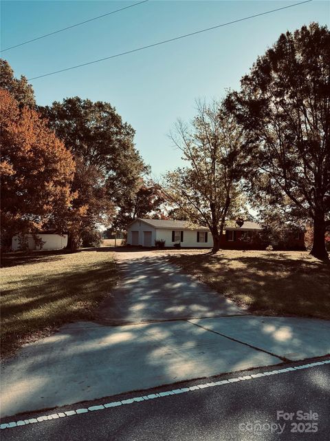 Photo of 4211 Wolf Pond Road, Monroe, NC 28112 (MLS # 4318056)