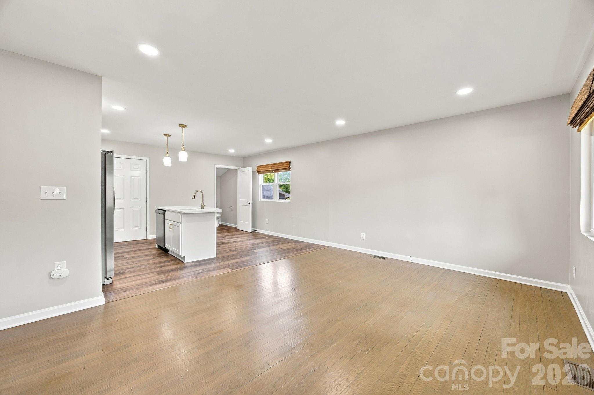2700 Ravencroft Drive