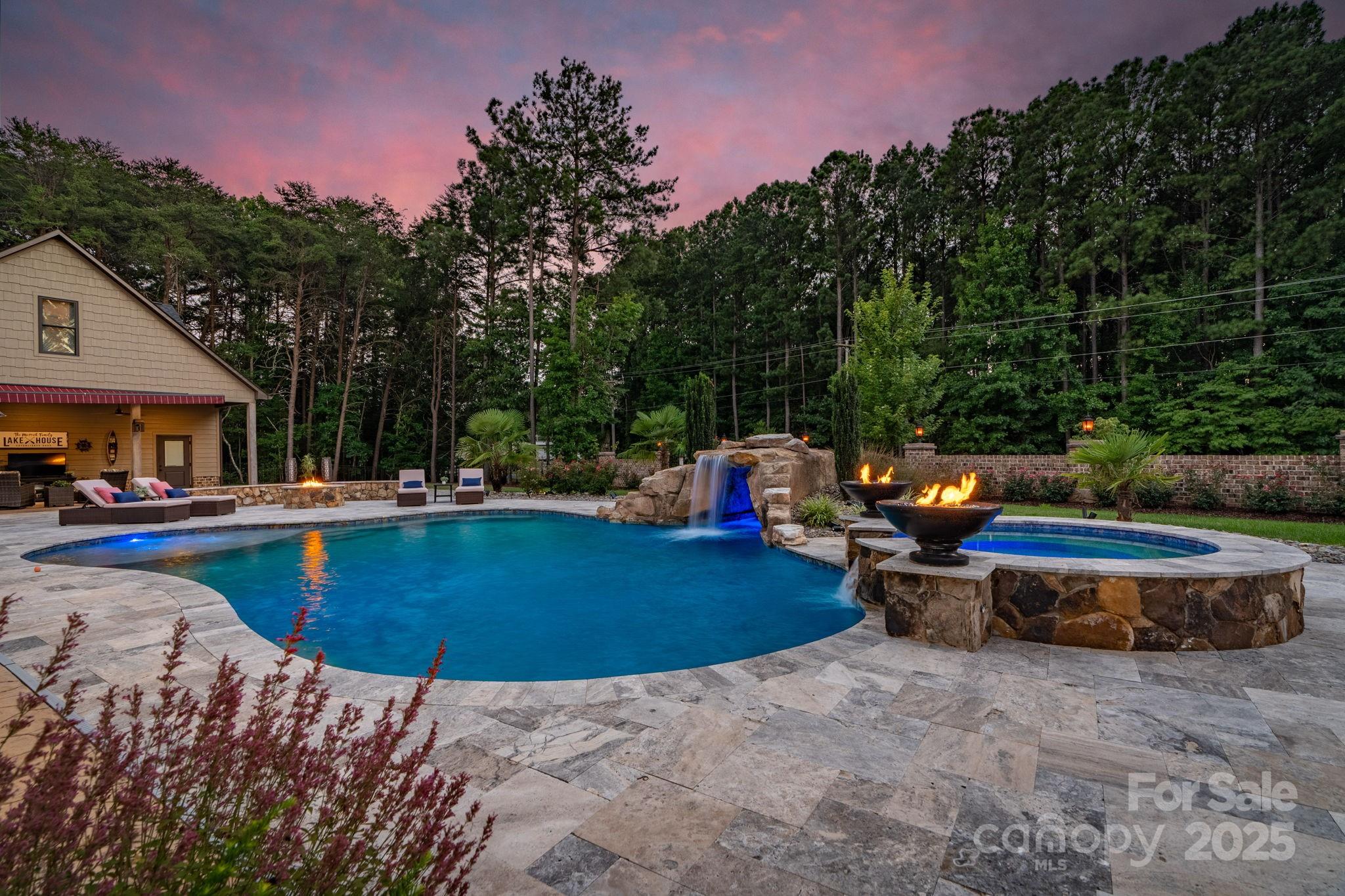 7946 Norman Pointe Drive