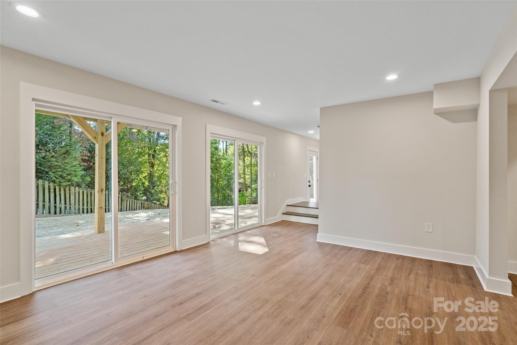 Tega Cay - Residential