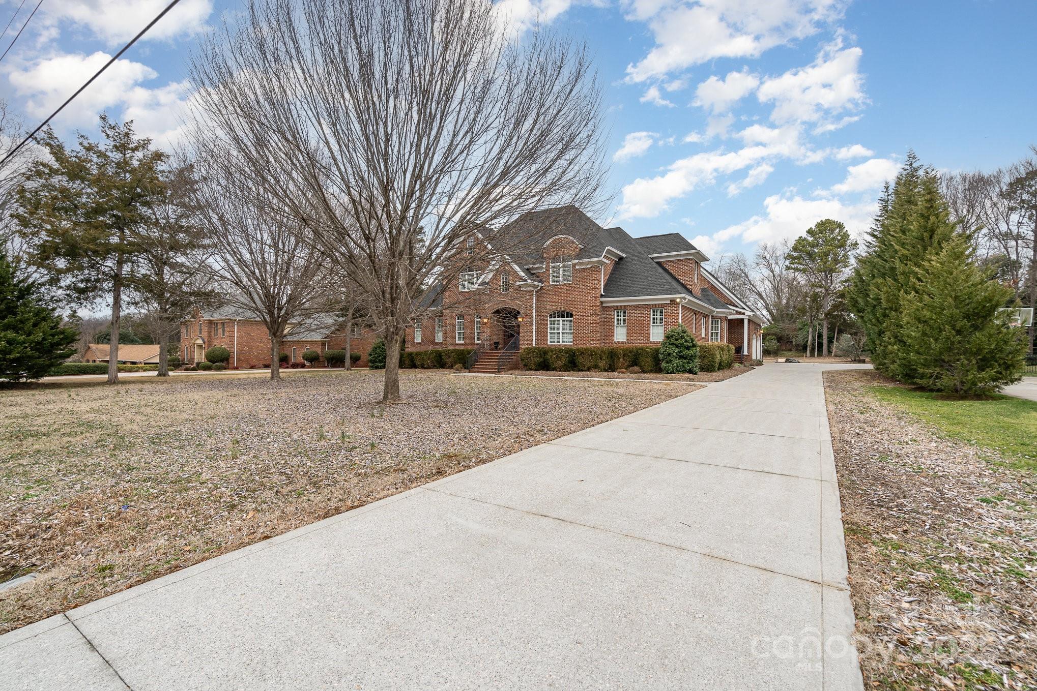 Windwood Circle - Residential