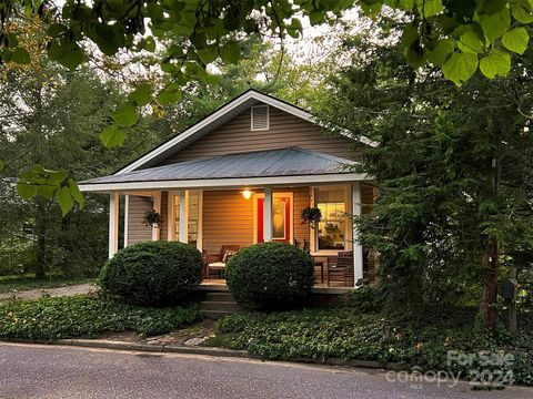 A home in Hendersonville