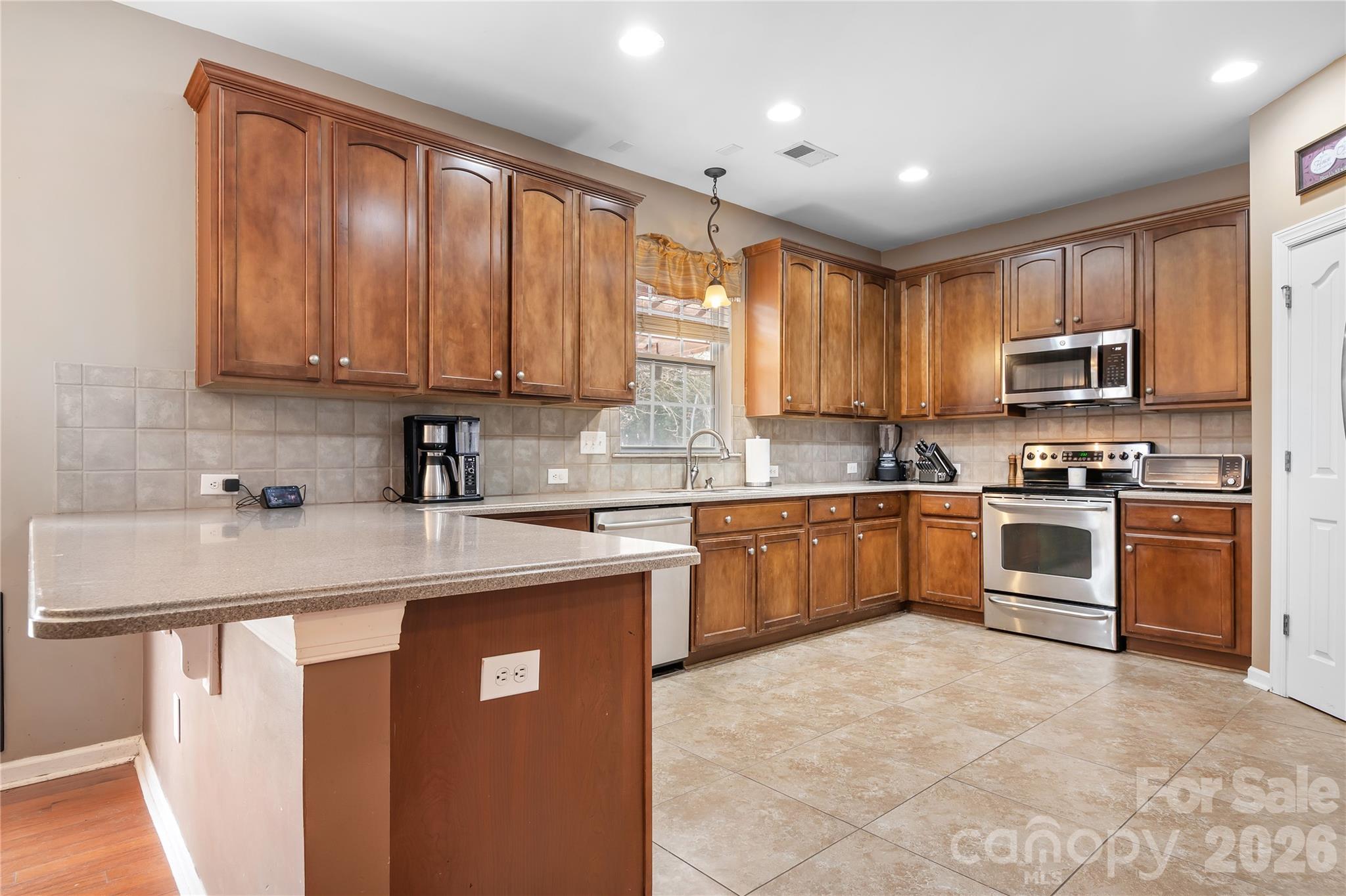 1588 Dartmoor Avenue NW