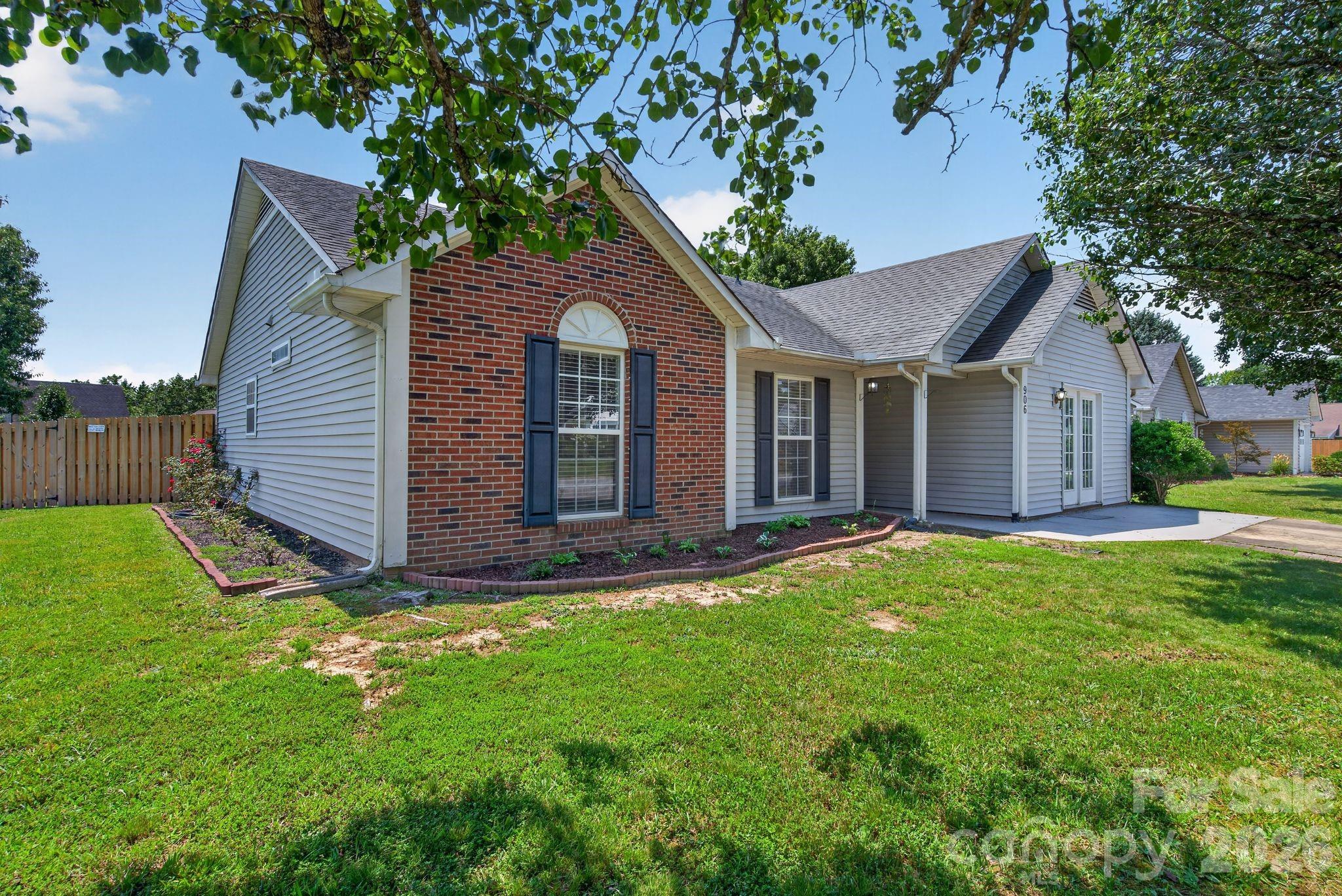 906 Woodhill Drive