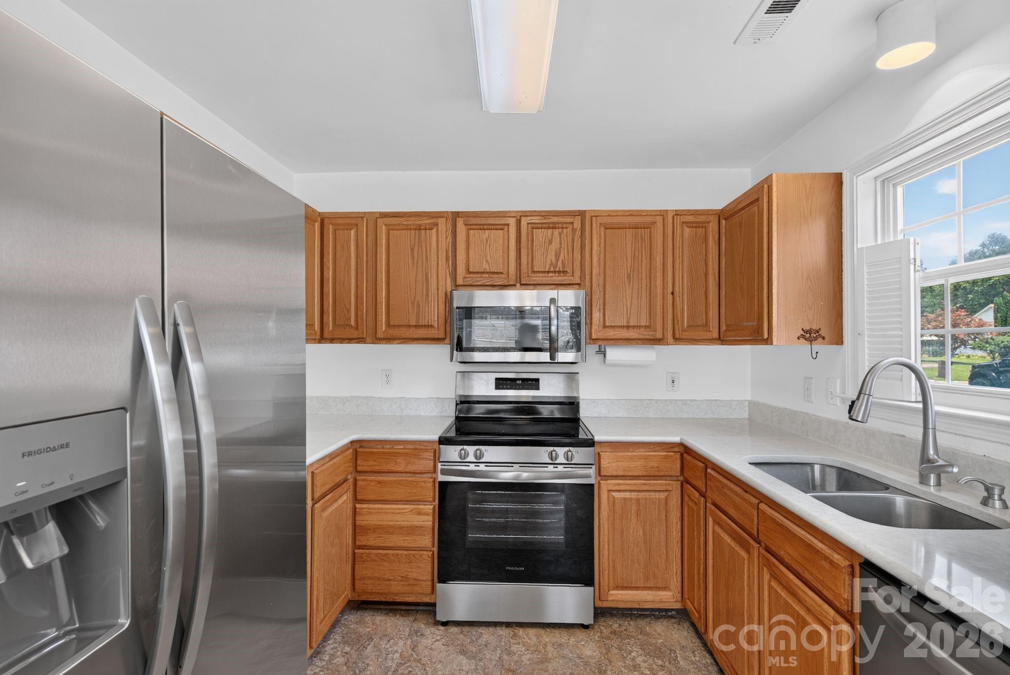 906 Woodhill Drive