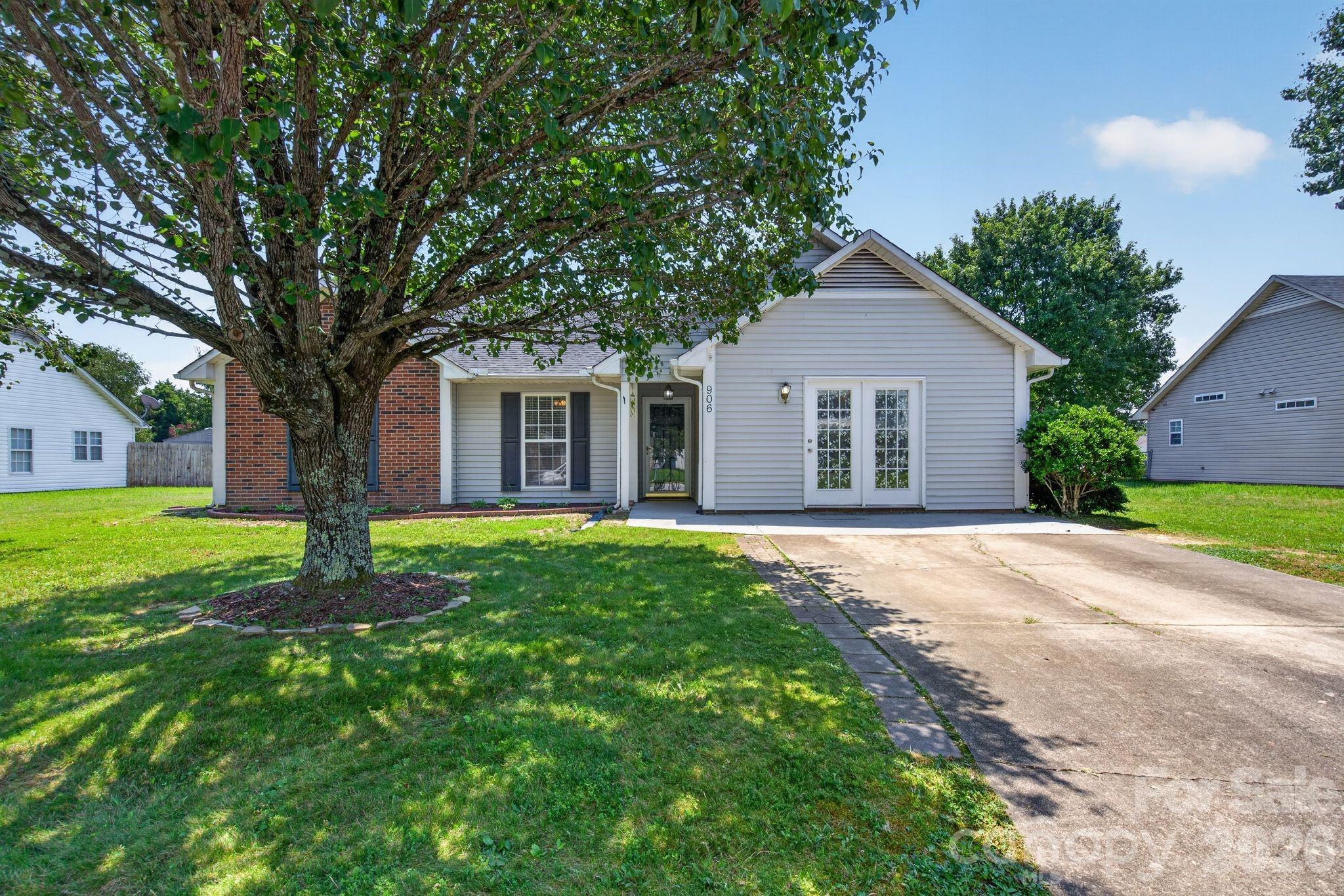906 Woodhill Drive