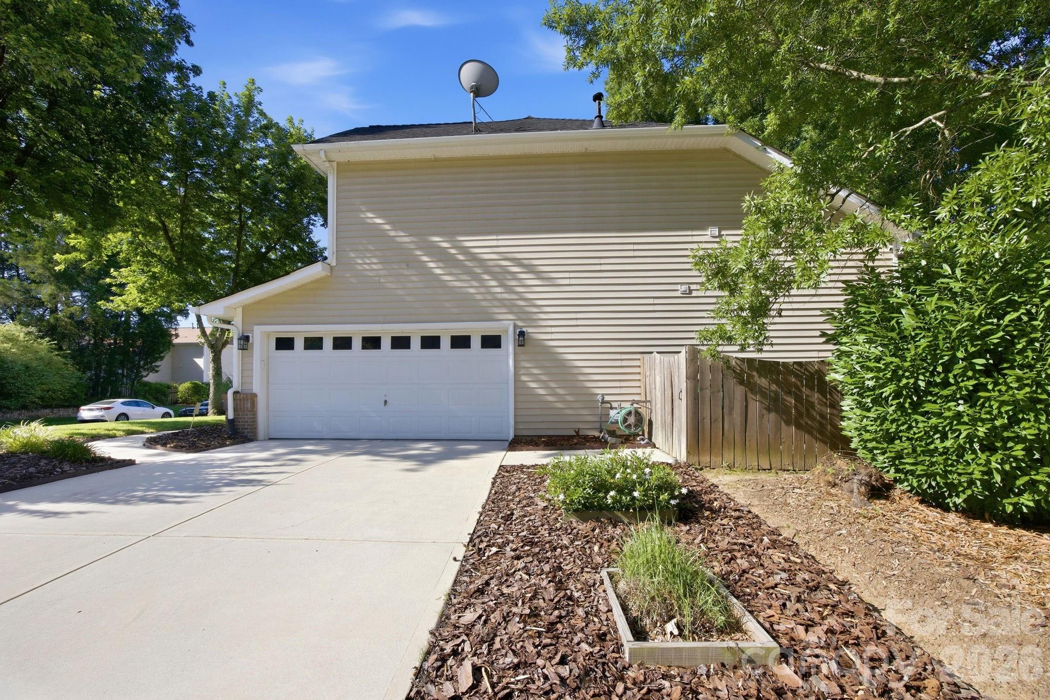 10900 Owl Nest Lane