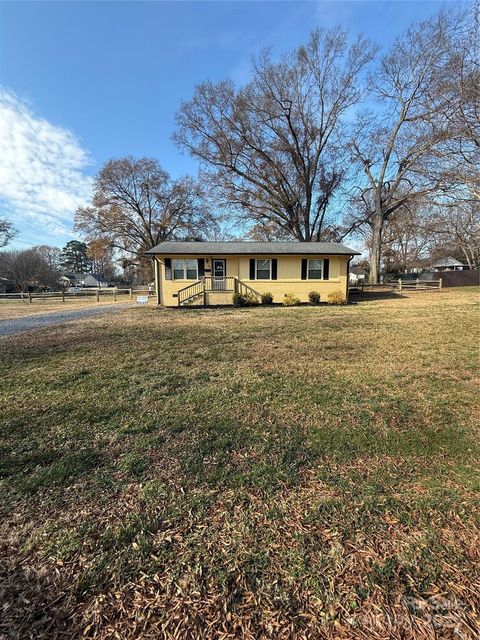 806 Walnut Street Belmont NC 28012