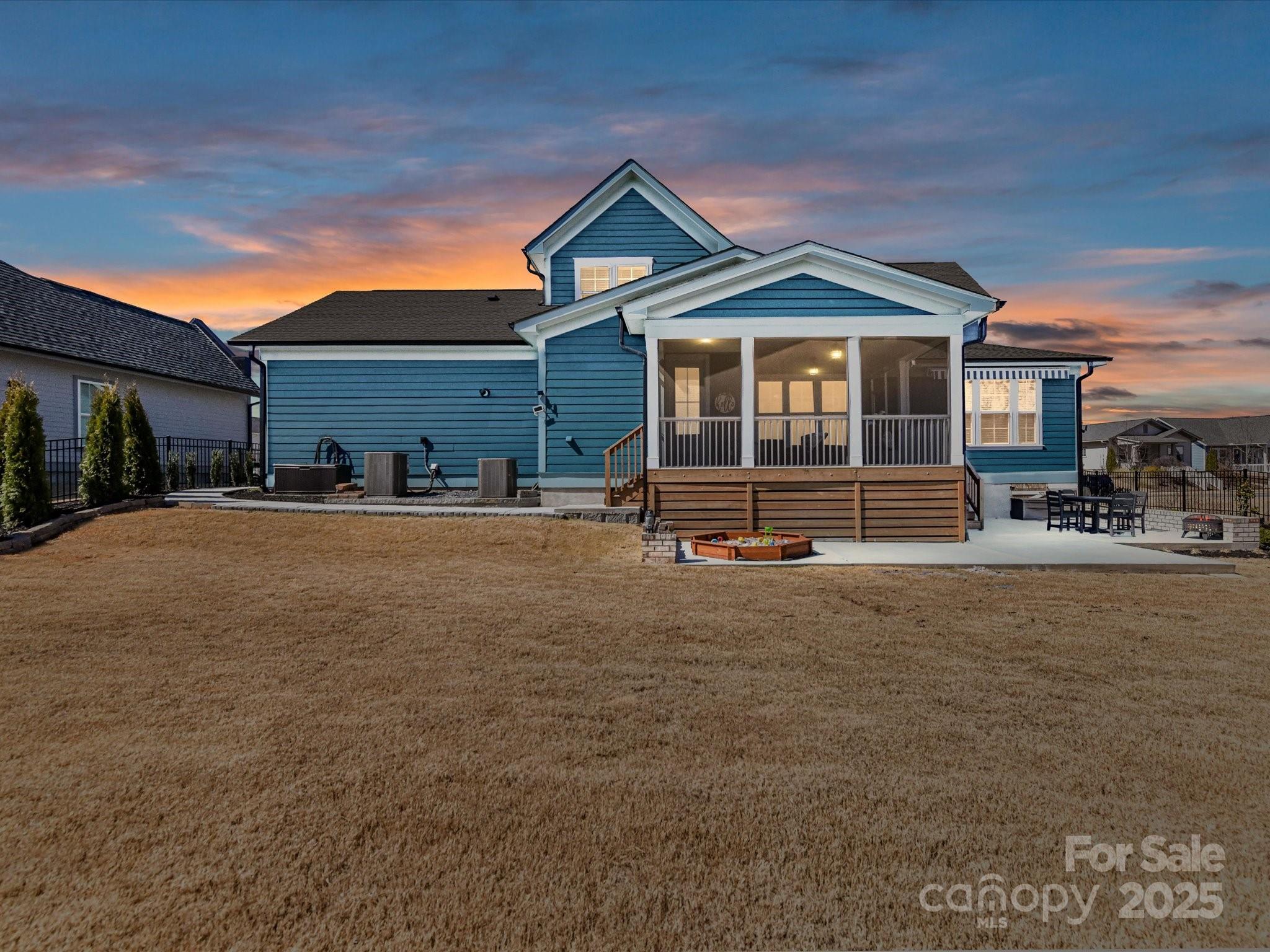 Riverwalk - Residential