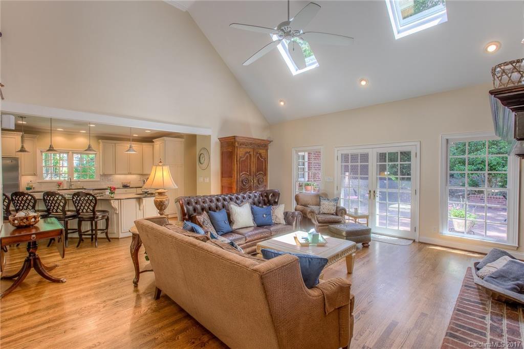 Country Club Hills - Residential