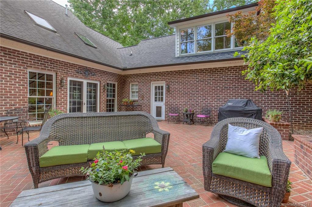 Country Club Hills - Residential