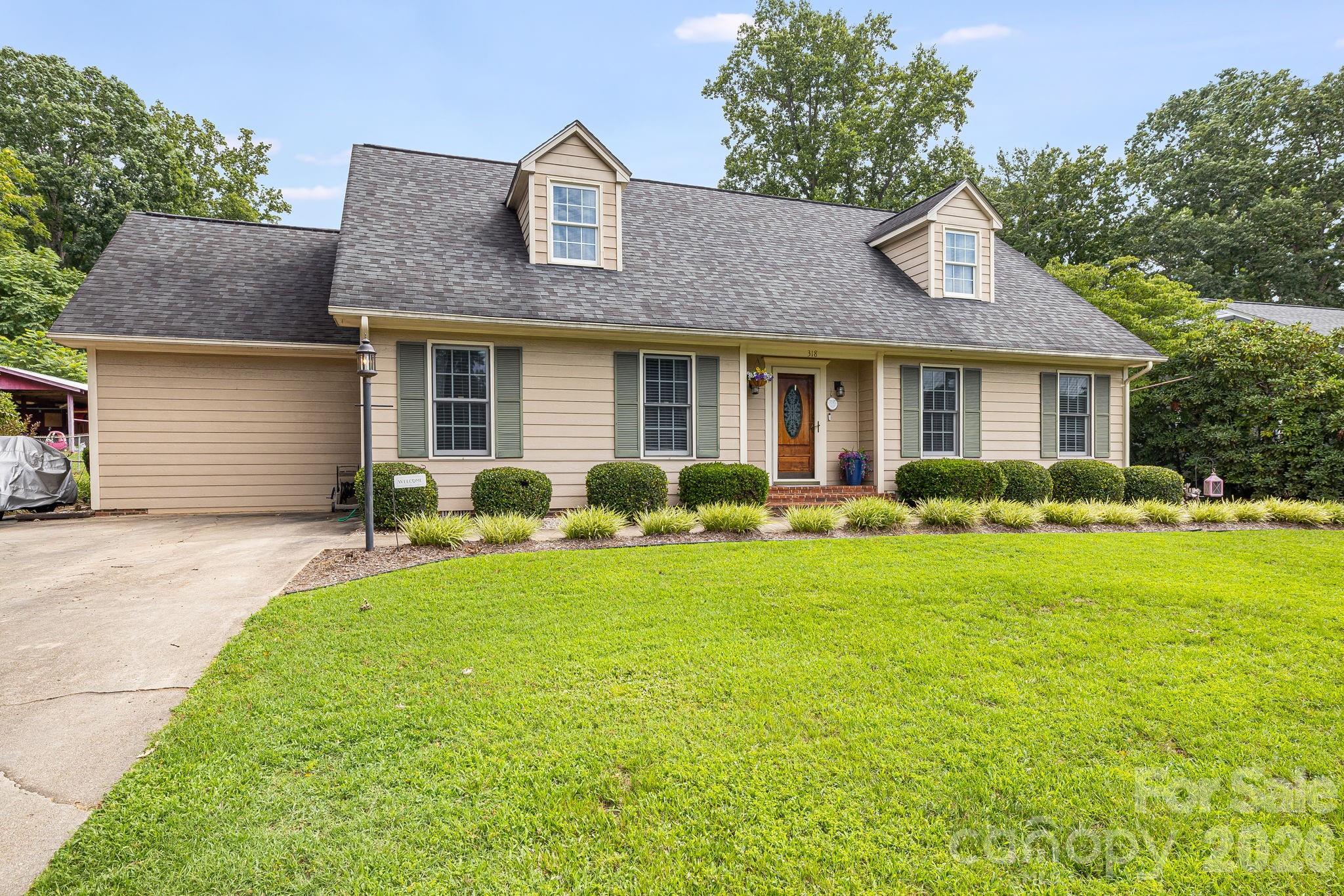 318 Sharon Avenue NW, Lenoir, NC, 28645