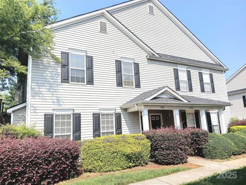 1911 Flushing Court Charlotte NC 28215