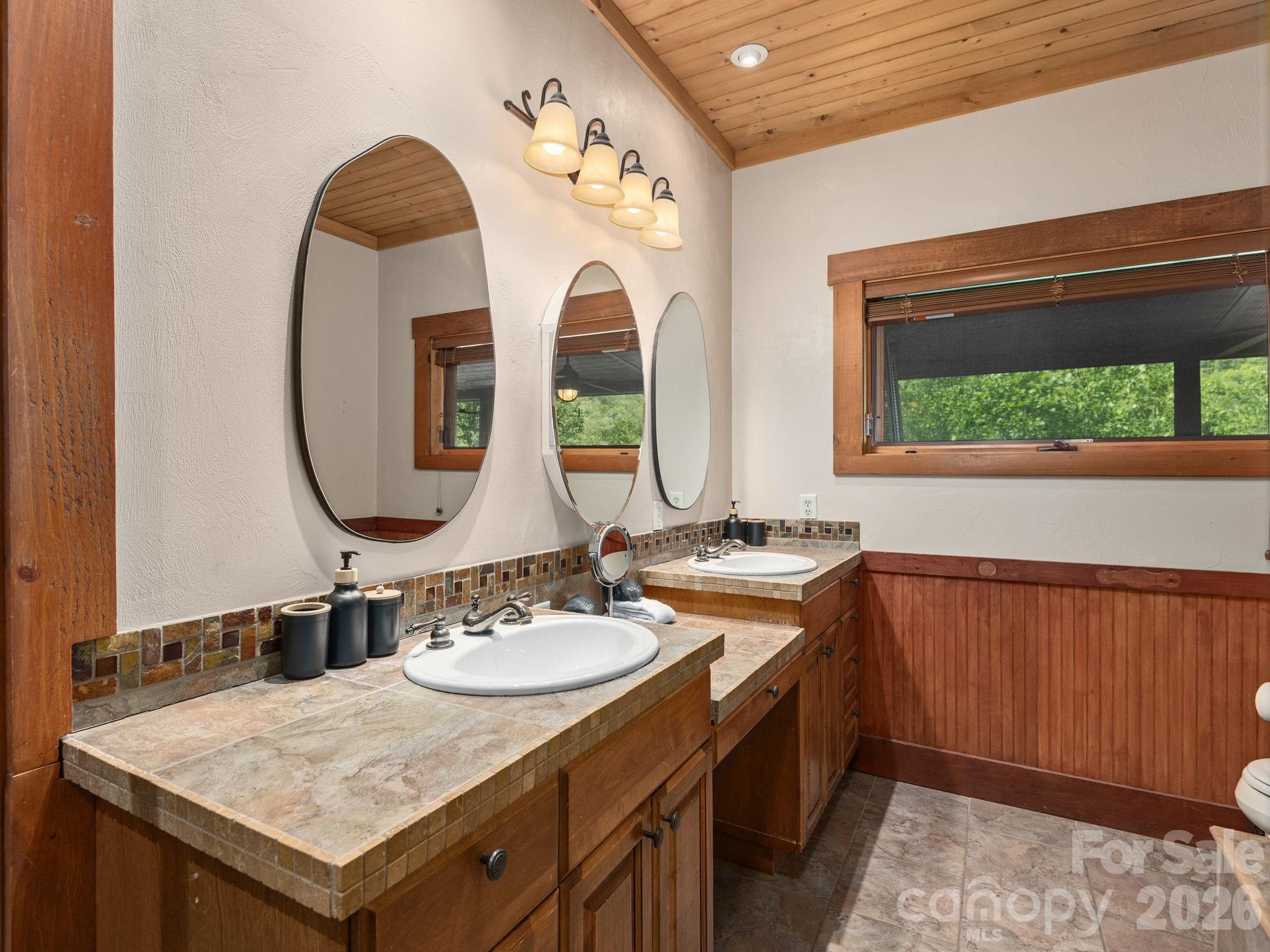 Laurel Ridge - Residential