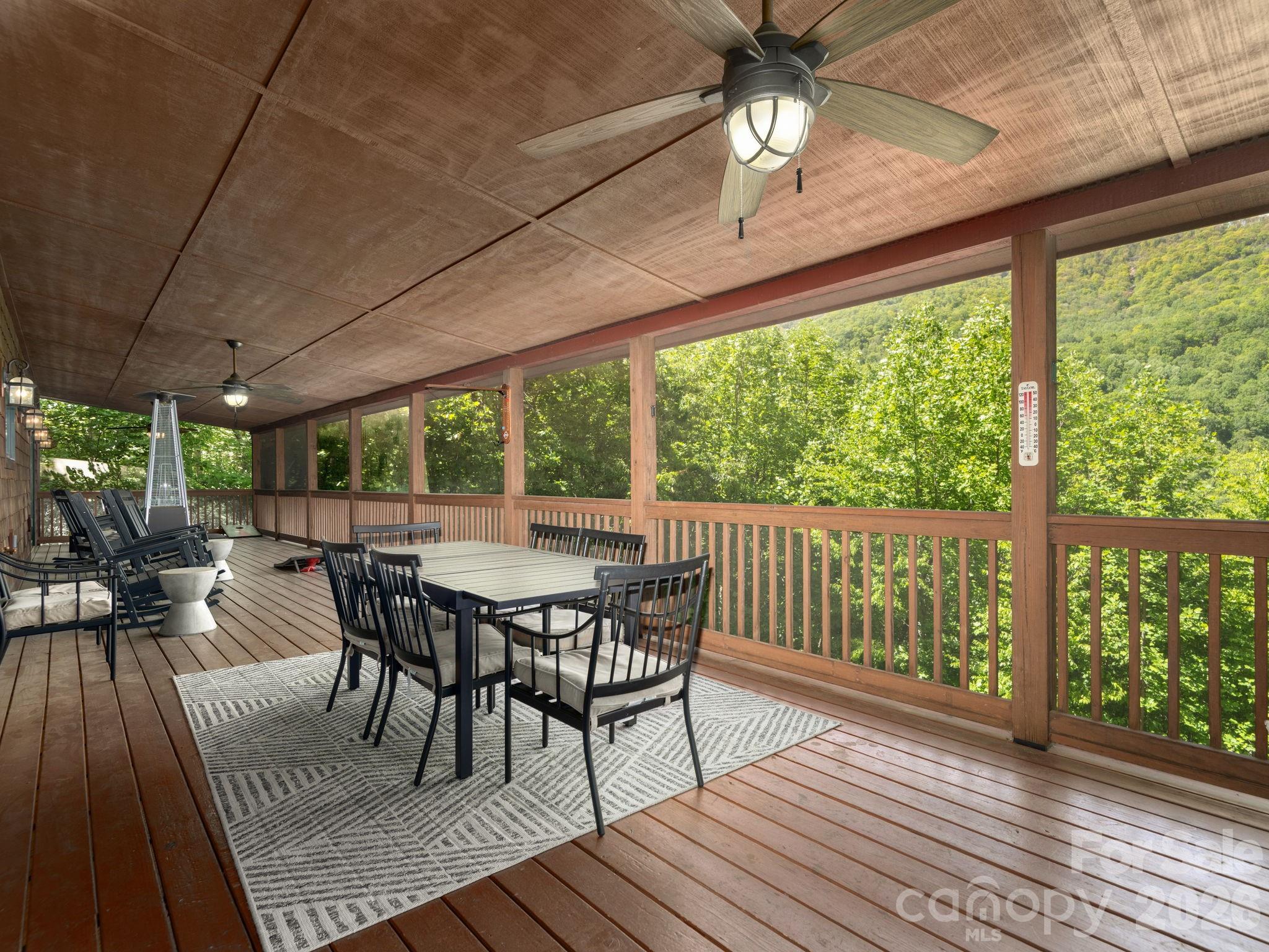 Laurel Ridge - Residential
