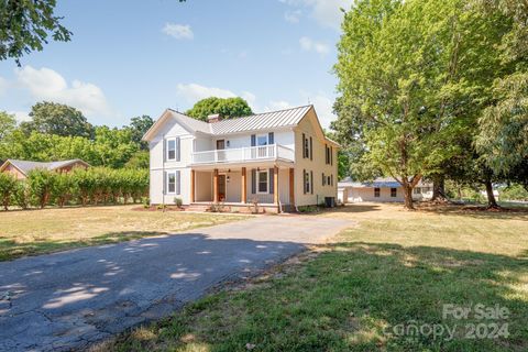 Single Family Residence in Alexis NC 325 Charlotte Street.jpg