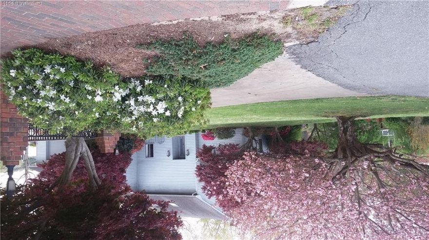 Square footage includes heated space of living areas except foyer of 41.3 Sq. Ft.
Unheated space is solar heated and is part of a solar envelope which helps to heat and cool the main living space.