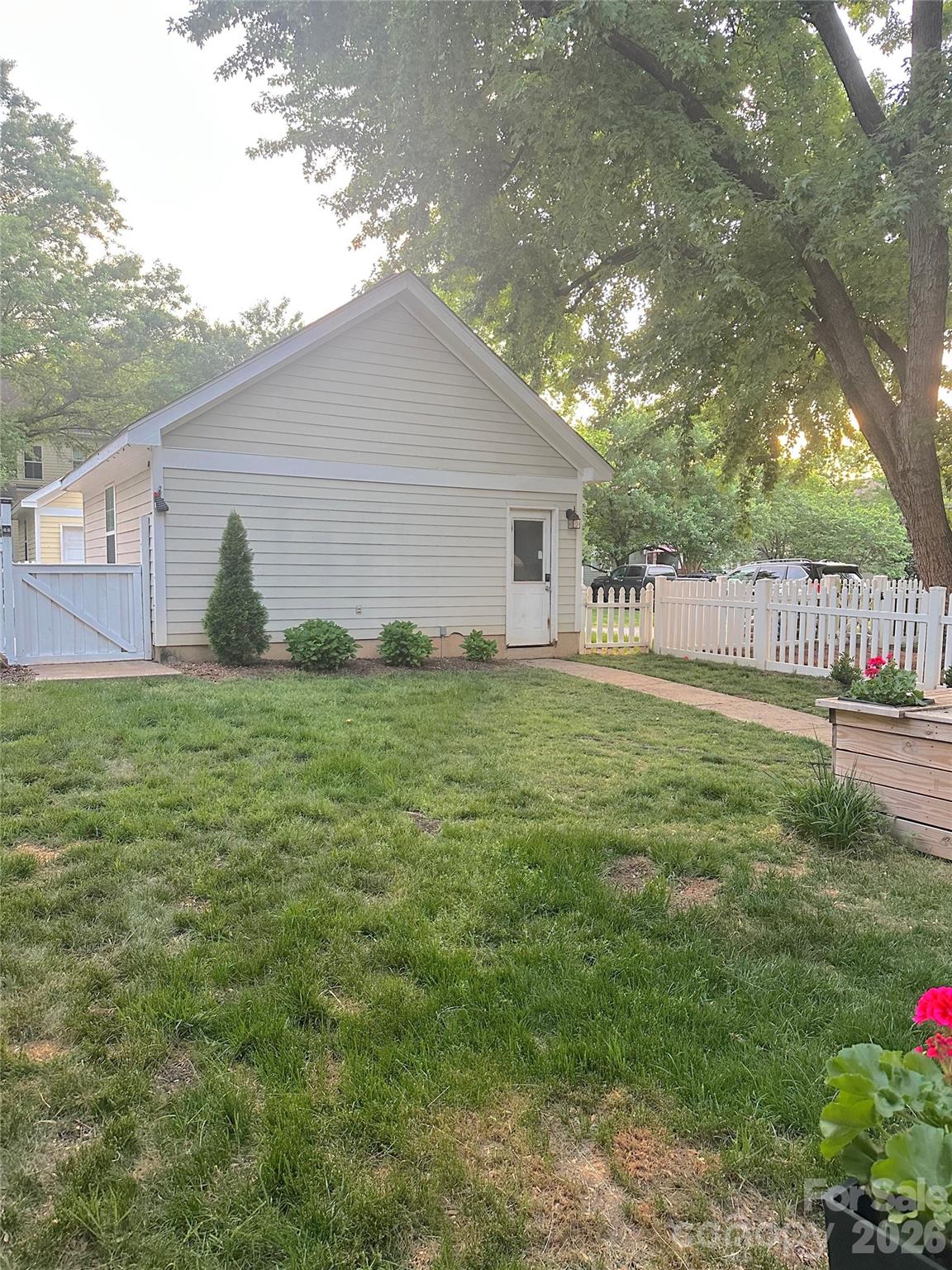 16905 Pennington Drive