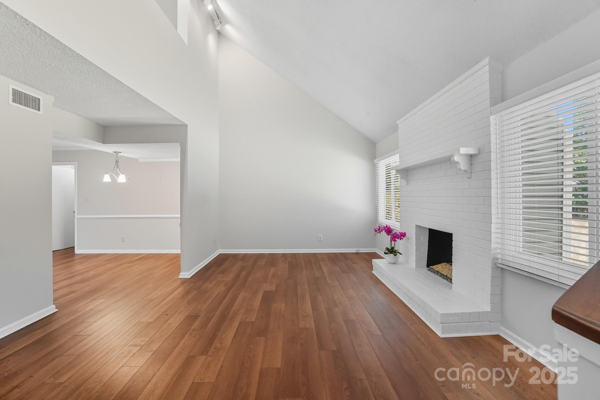 1136 Cameo Court