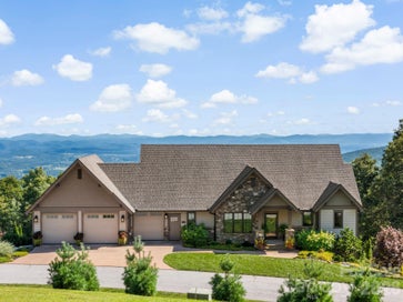 320 Summerset Drive Hendersonville NC 28792
