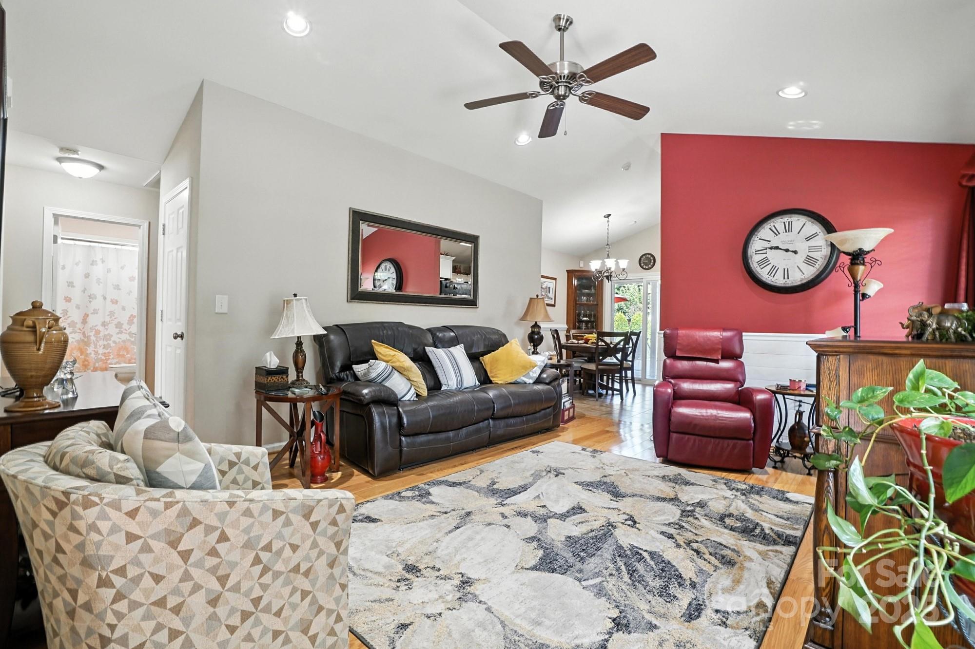 402 Walnut Street