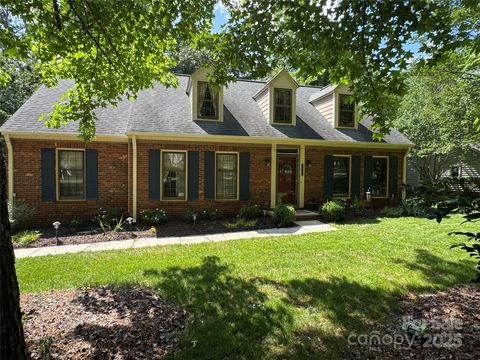 Photo of 1010 Thornsby Lane, Matthews, NC 28105 (MLS # 4284395)