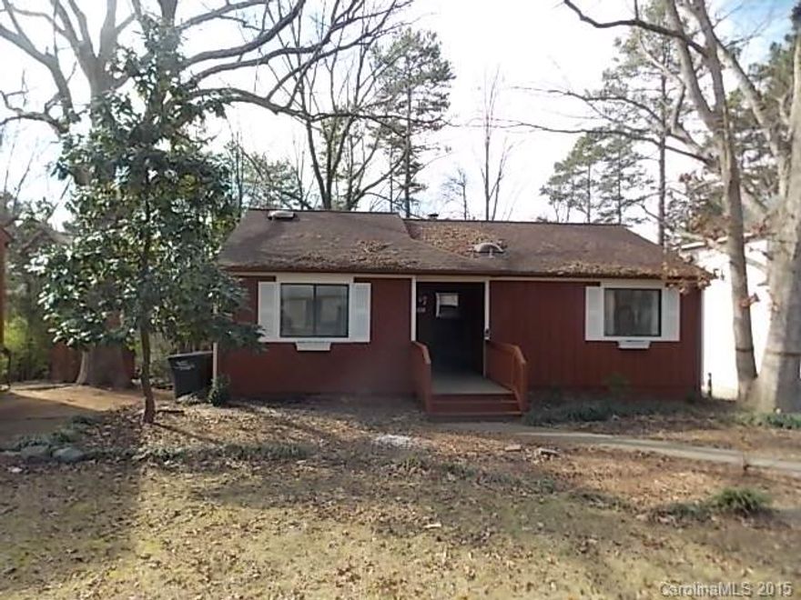 Nice 3 bedroom 1.5 Bath ranch for rent! Nice big deck that backs up to trees. Home has a nice fire place, eat-in-kitchen & slpit bedroom plan. All information provided as a service only and not guaranteed. Buyer's agent to verify ALL information. If it's important to your client, you must verify!! Check school assignments for new assignments or enrollment freezes.