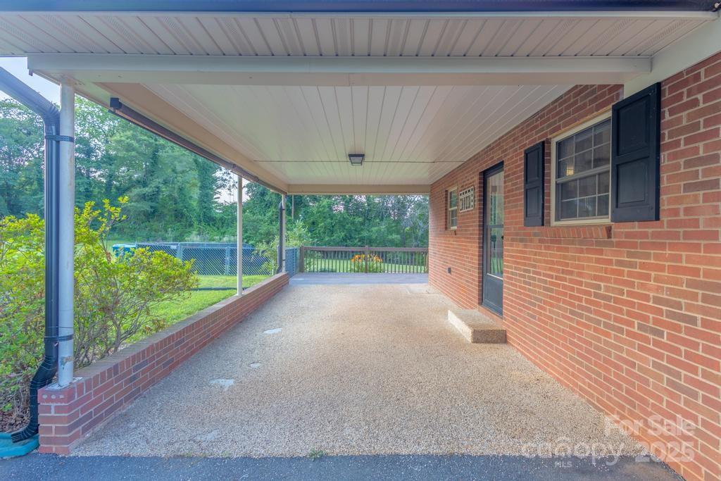 101 Hillsdale Lane