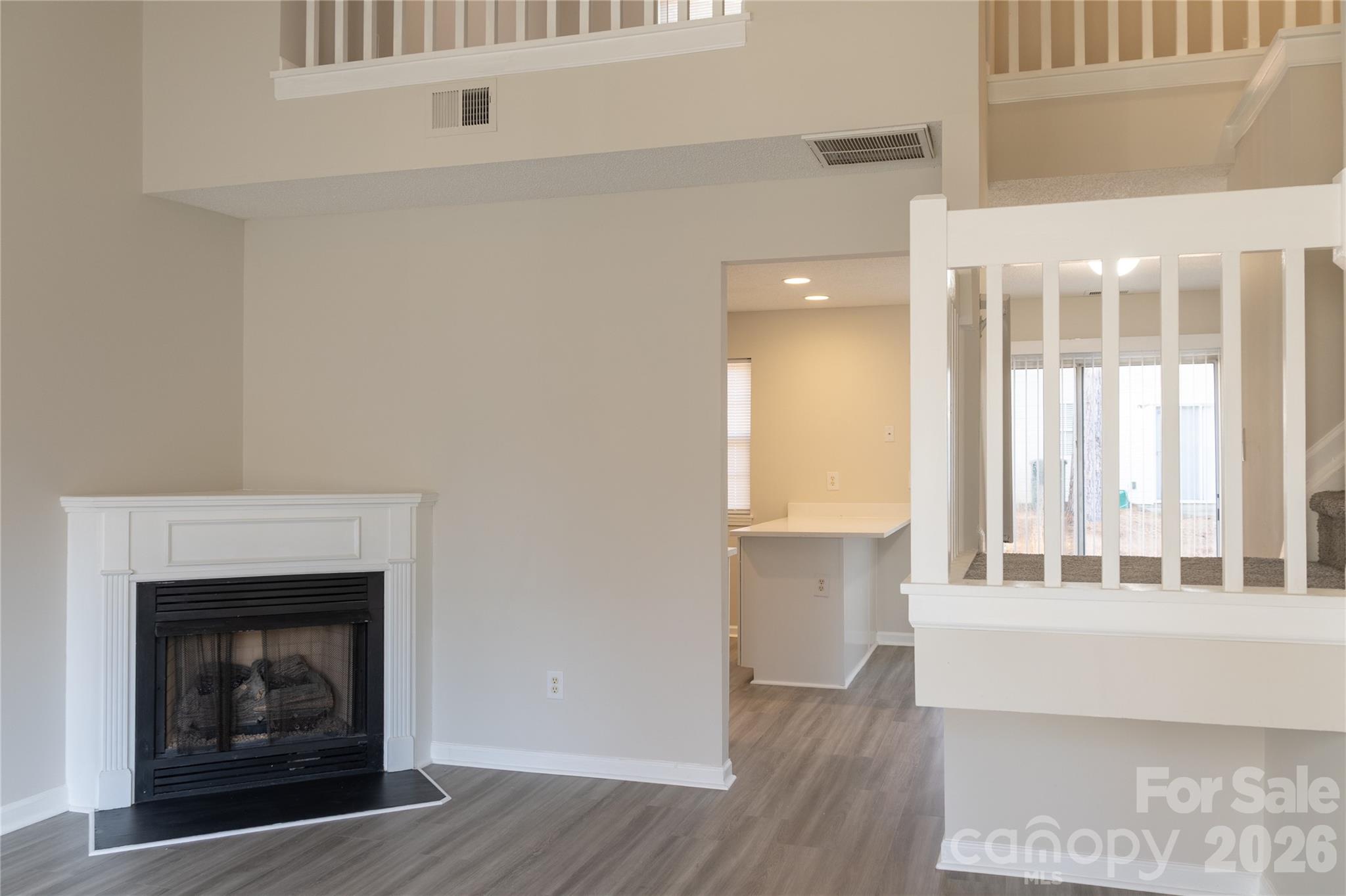 6803 Juniper Tree Street