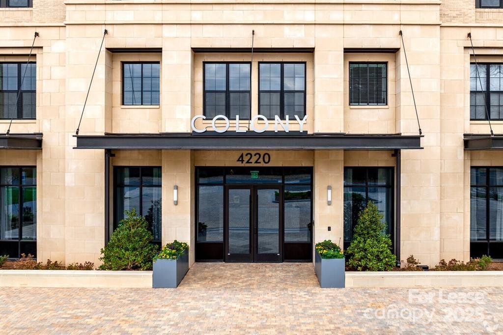 4220 Colony Plaza Drive 11B