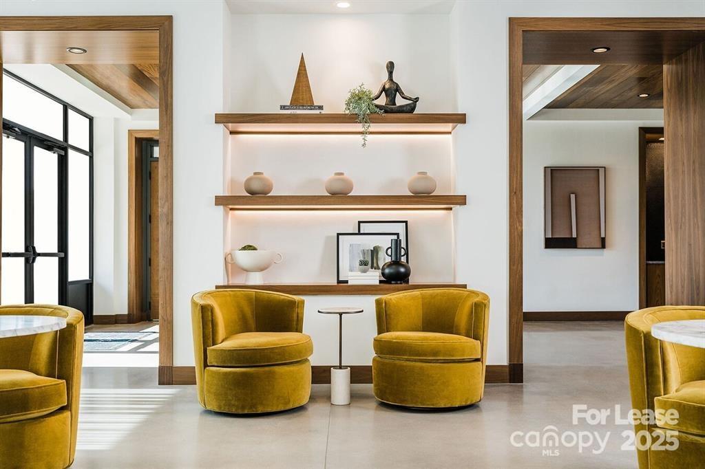 4220 Colony Plaza Drive 11B