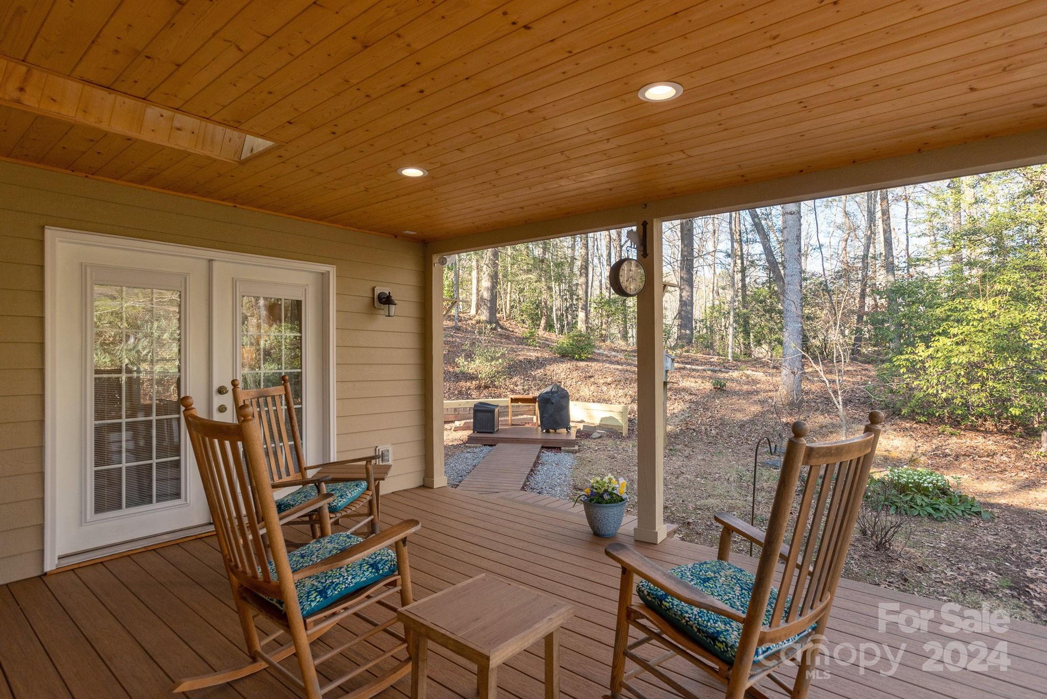 Deerlake Village - Residential