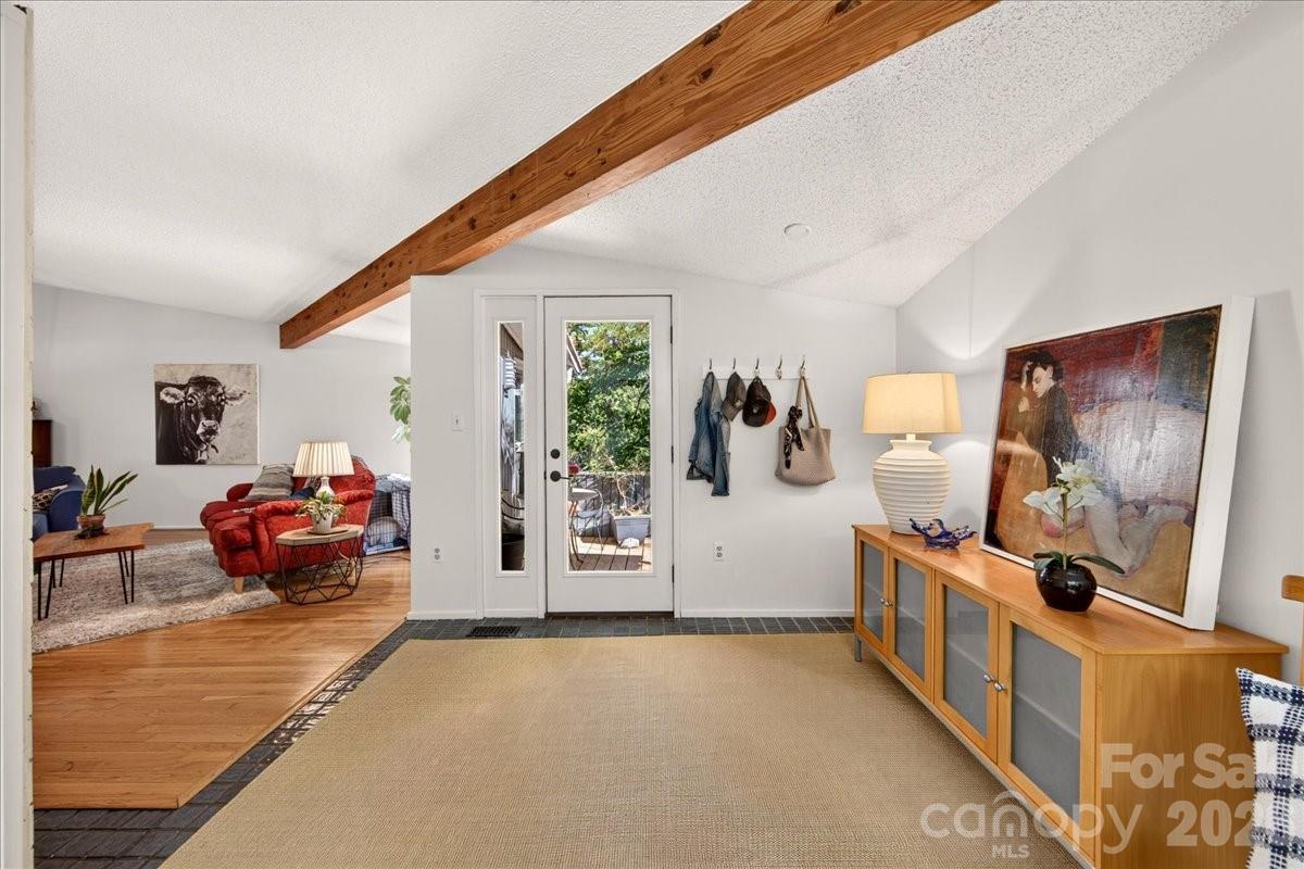 3240 Johnny Cake Lane