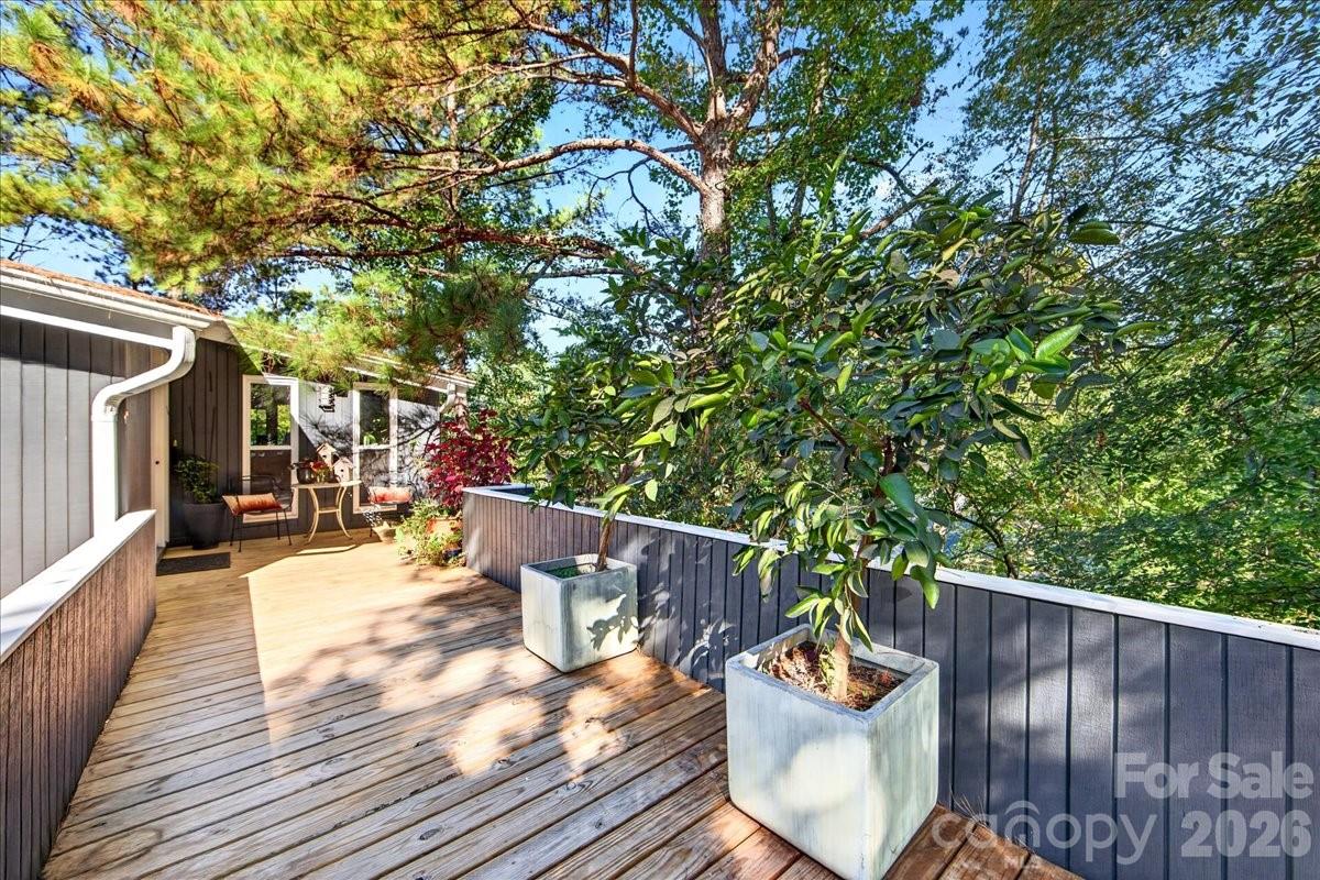 3240 Johnny Cake Lane