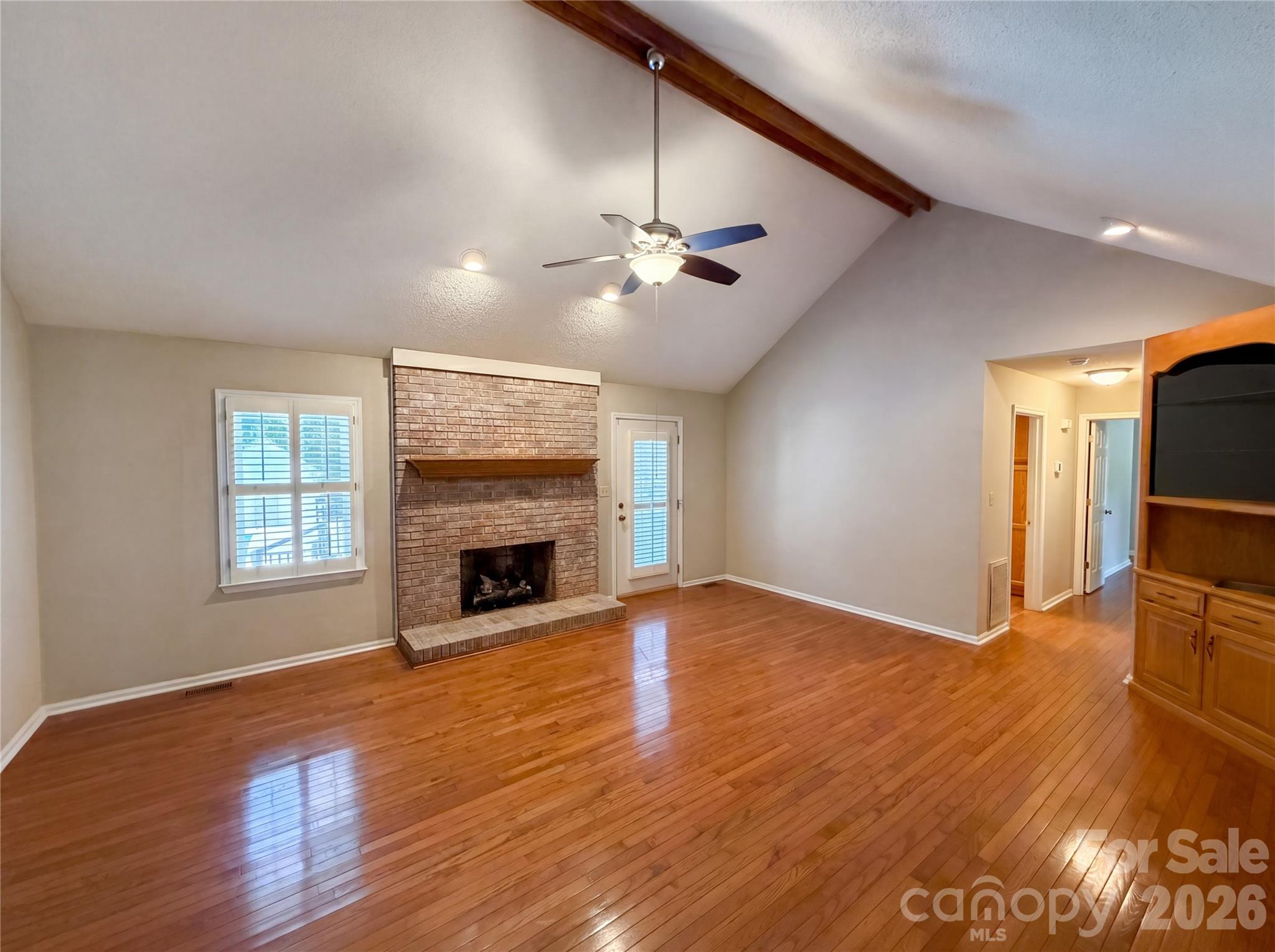 8400 Chestnut Oak Court