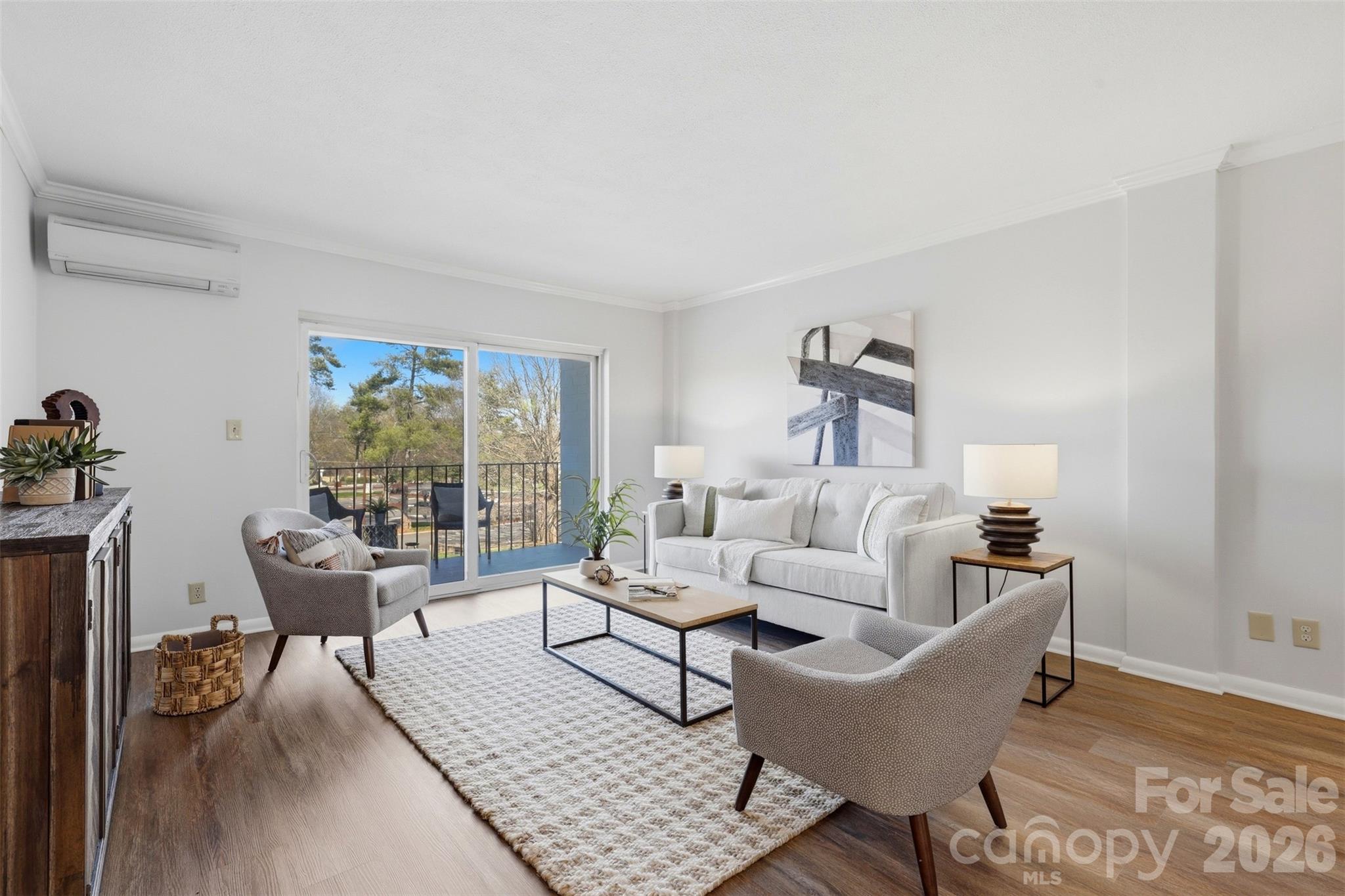 2503 Roswell Avenue 302