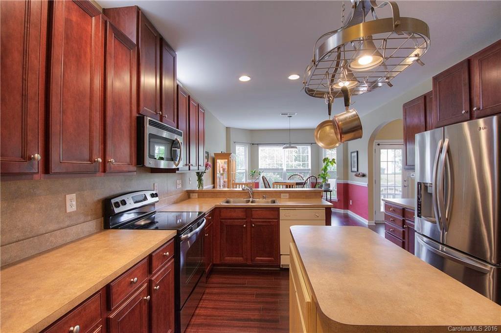 Ridge Pointe - Residential