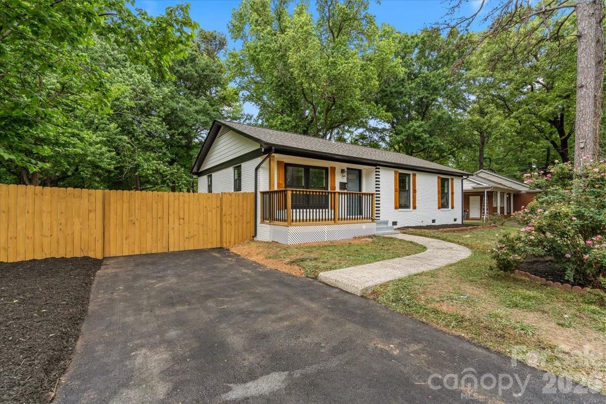 1519 Briarfield Drive