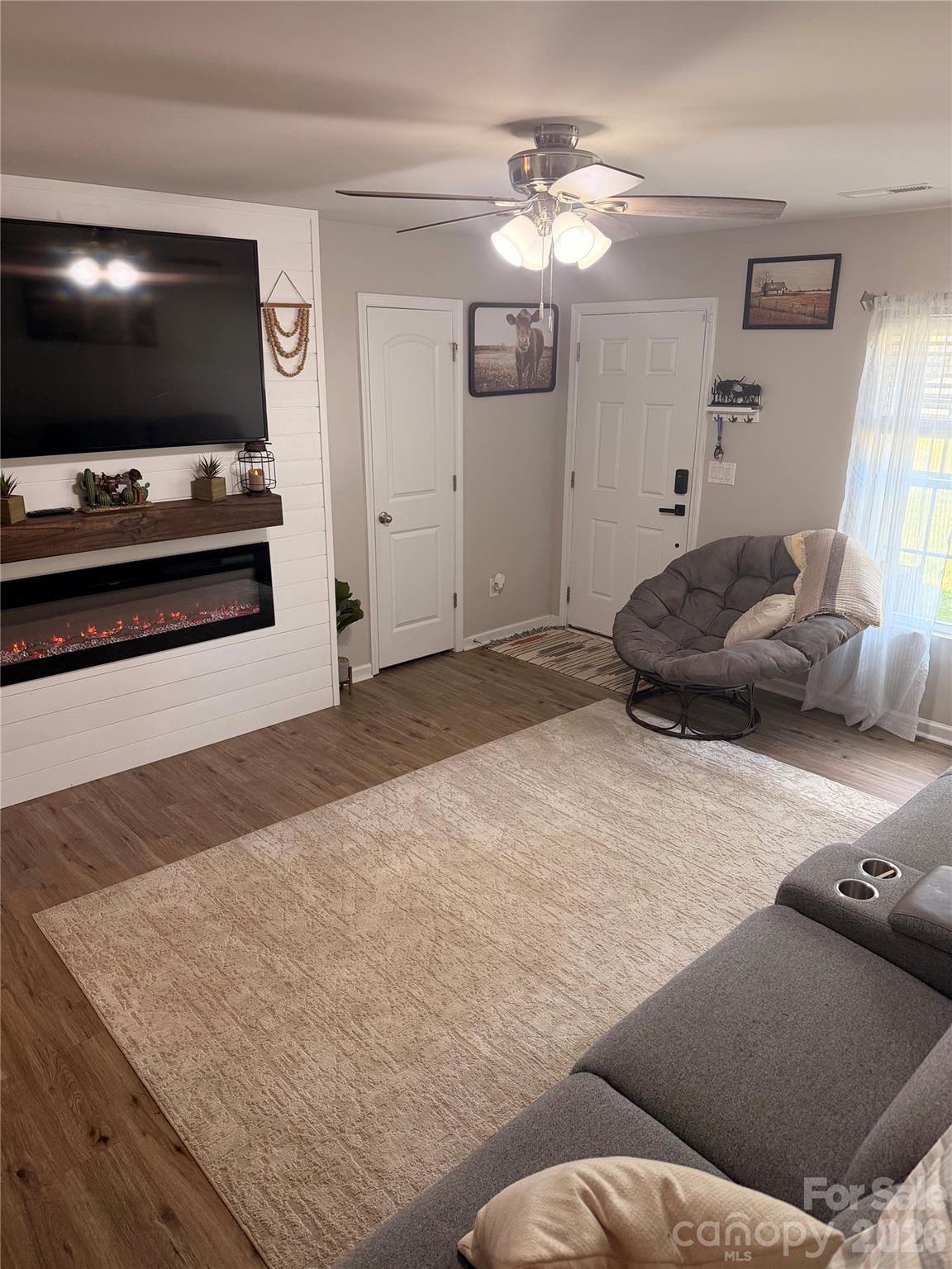 2212 Pinnacle View Drive